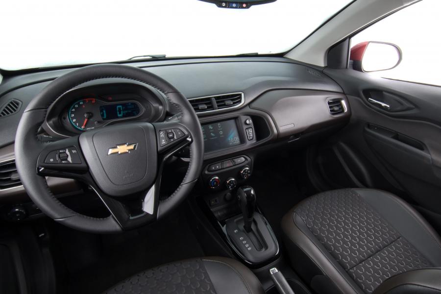 Интерьер Chevrolet Prisma 2016 года  (фото 11 из 40)